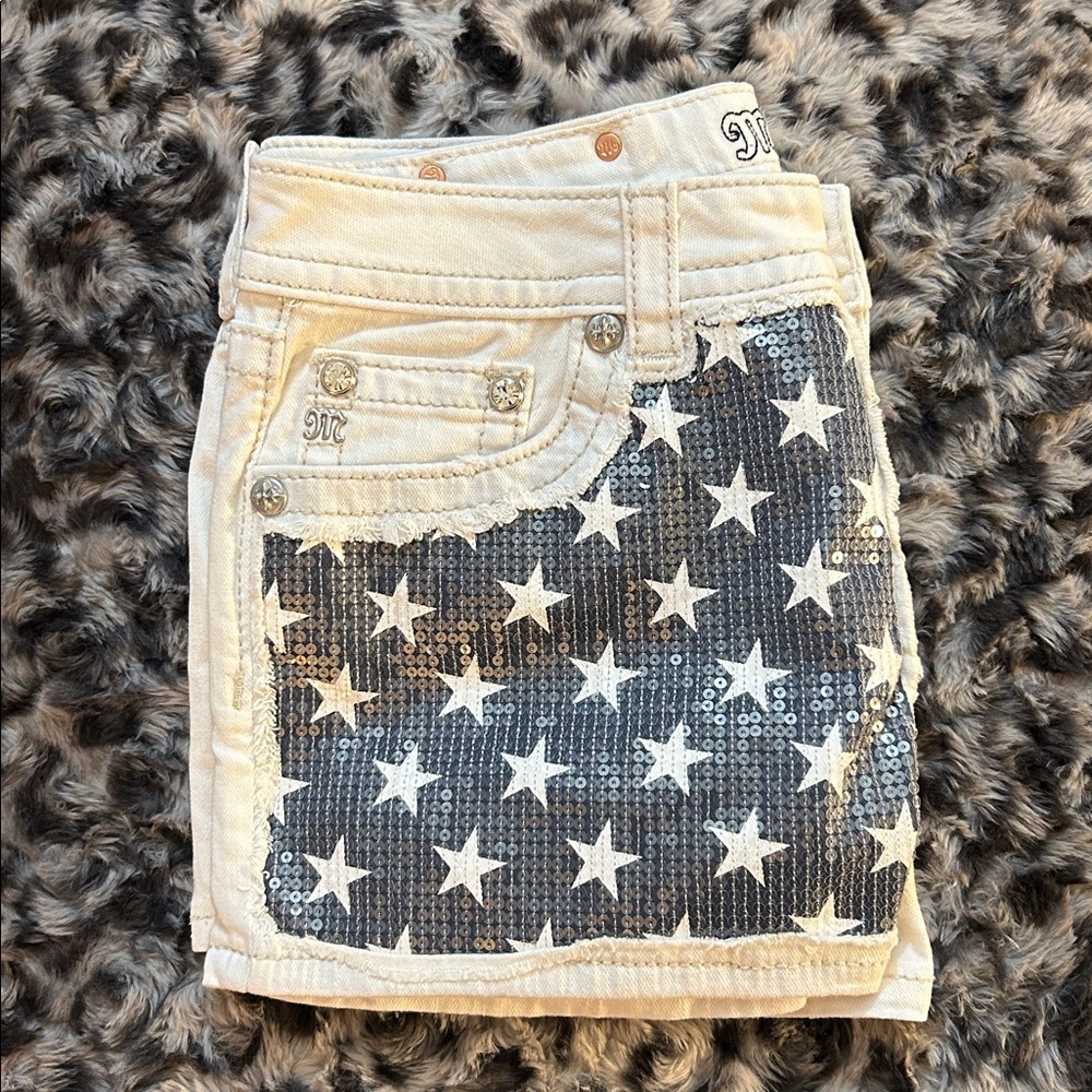 Miss Me NWOT 30 White Denim Shorts with Red Sequin stars & Stripes